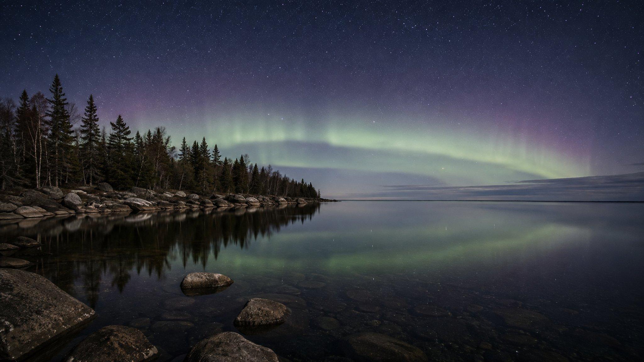 Northern lights over Lake Superior on a clear night
